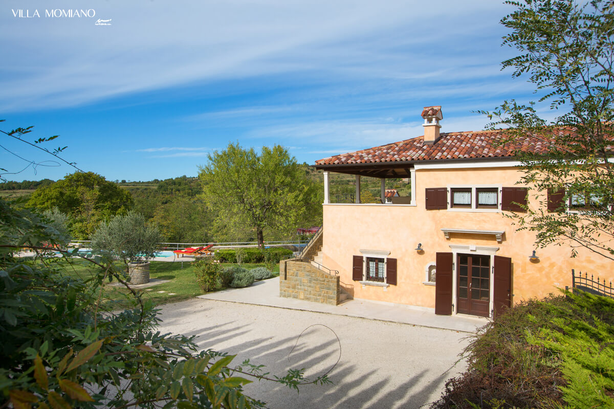 villa momiano, momjan