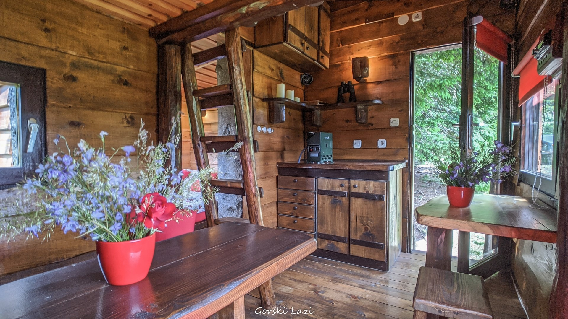 gorski lazi, kućica na drvetu, kuća za odmor, gorski kotar