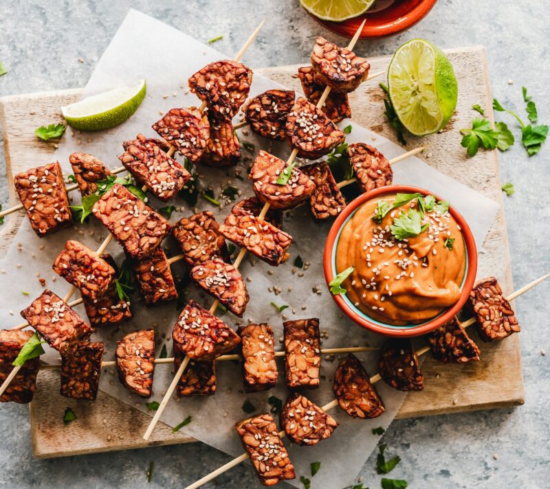 Tempeh je jedna od namirnica koja utječe na jaču koncentraciju postbiotika u crijevima