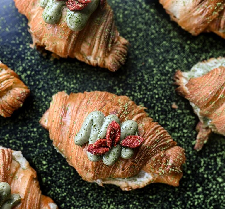 croissant bread club