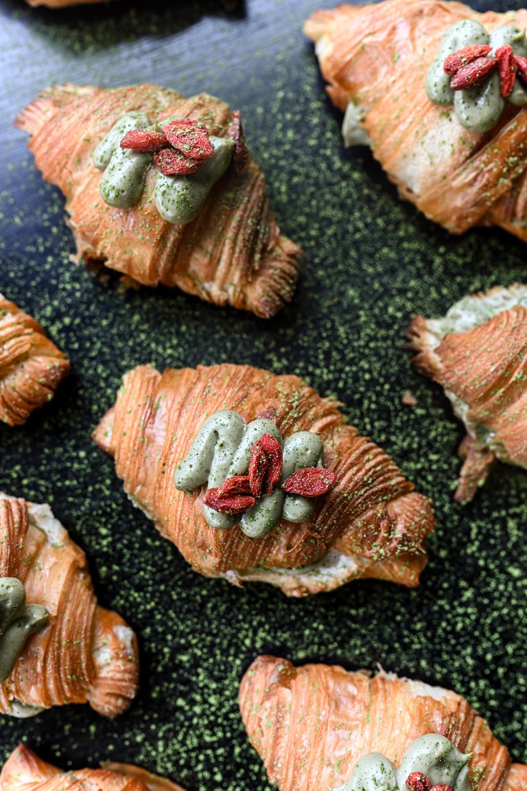 croissant bread club