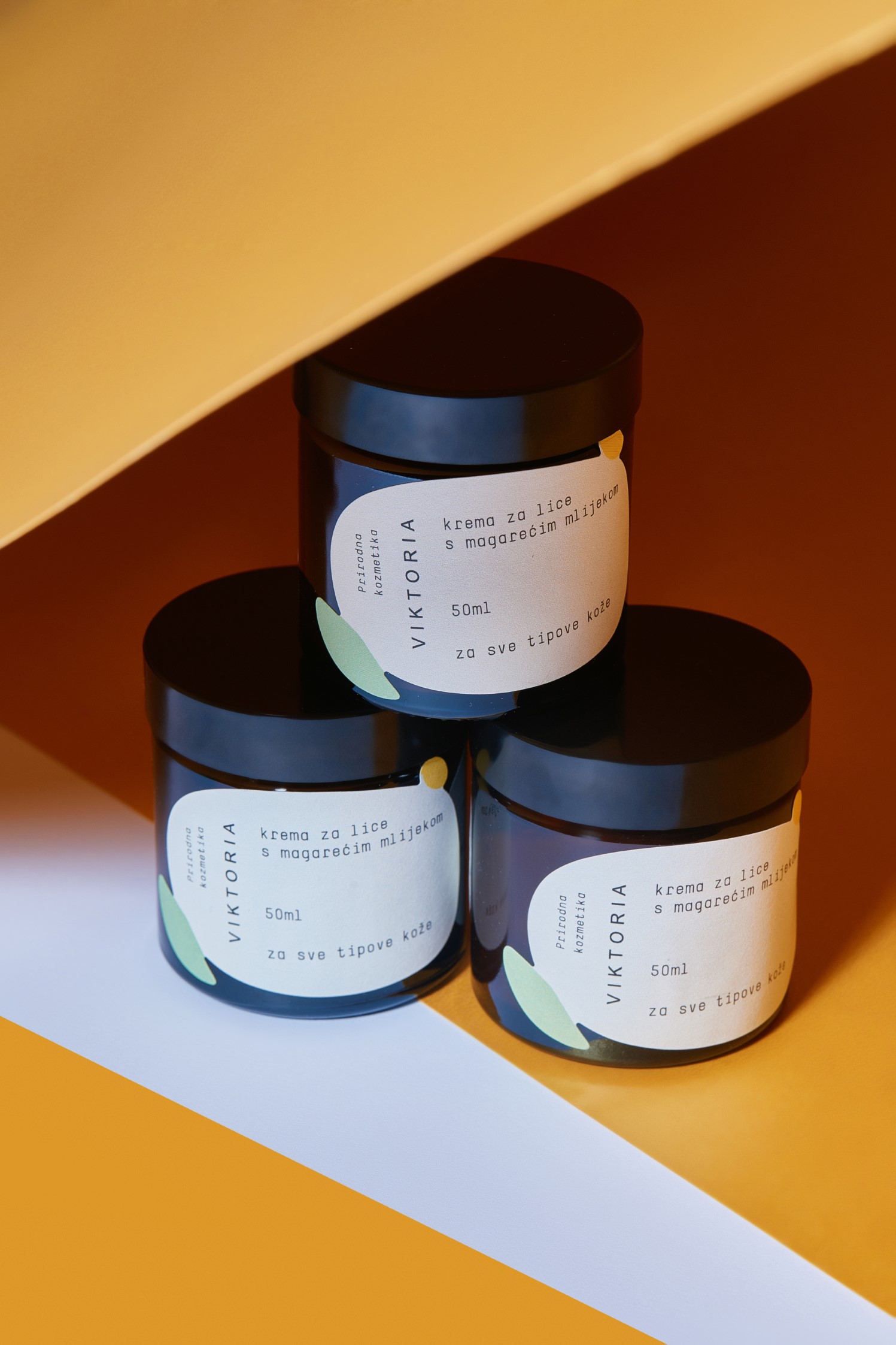 Viktoria krema za lice s magarećim mlijekom