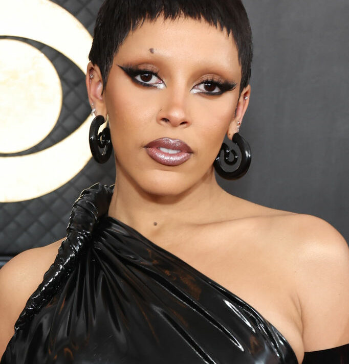 grammy 2023 beauty lookovi