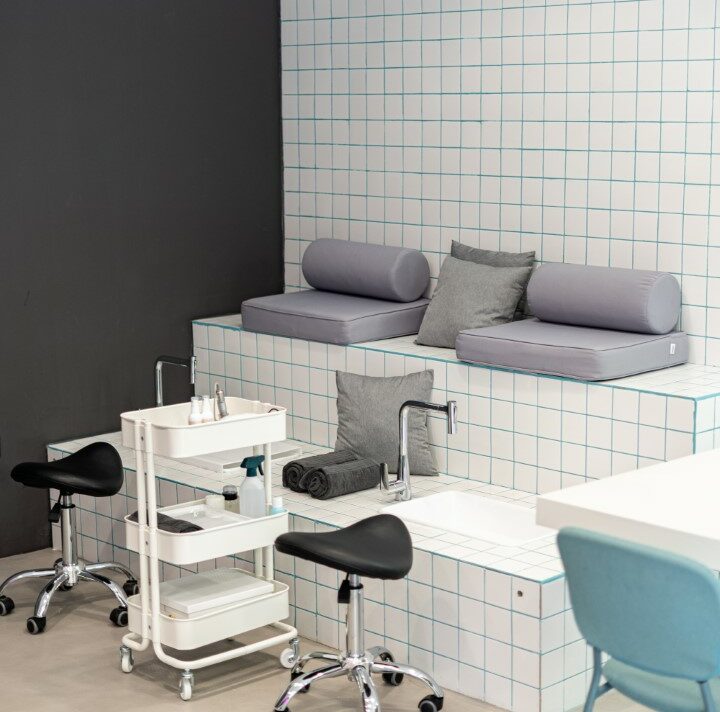 nail lab