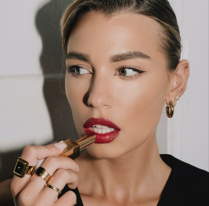 Elena Dizdar beauty