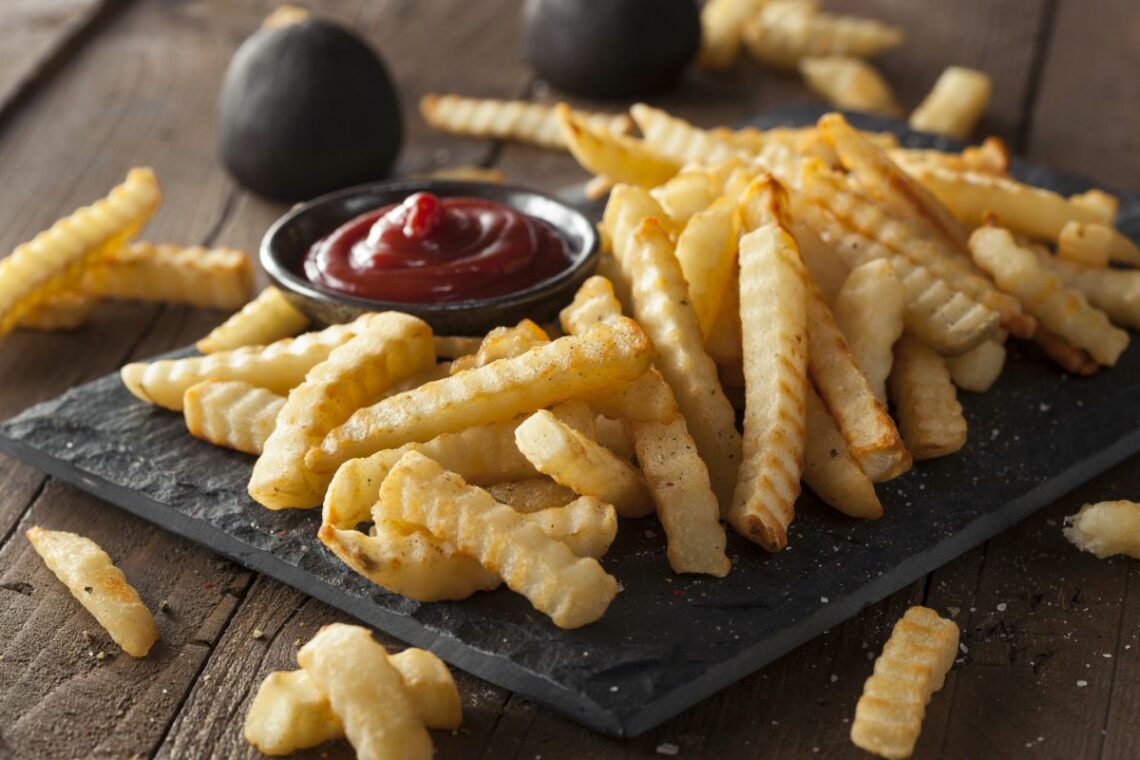 French fries board daska s prženim krumpirićima