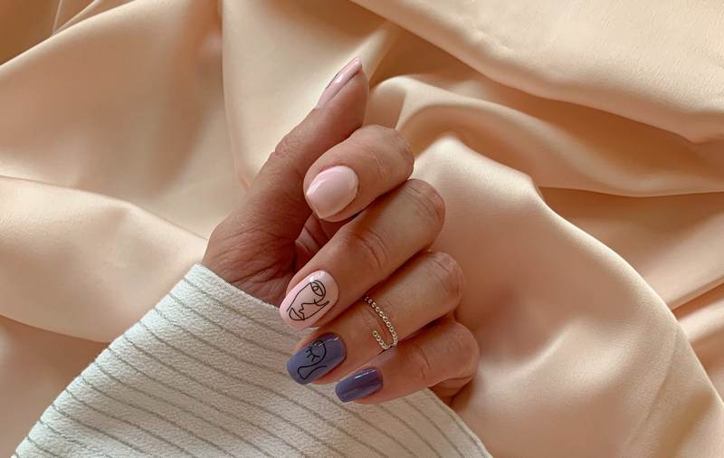 nanošenje umjetnih noktiju