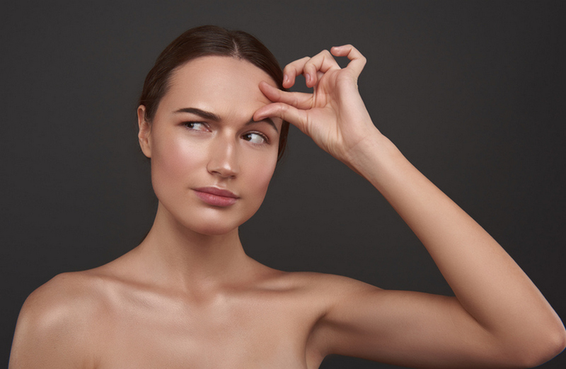 okomite bore na čelu