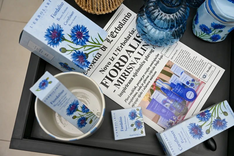 Nova linija prirodne kozmetike s plavim različkom umiruje, hrani i pomlađuje kožu. Istražite L'Erbolario Fiordaliso i otkrijte tajnu besprijekorne kože.