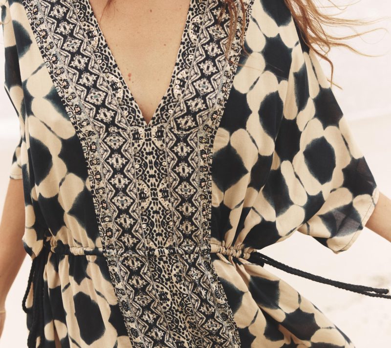 Kaftan modni trend 2025.