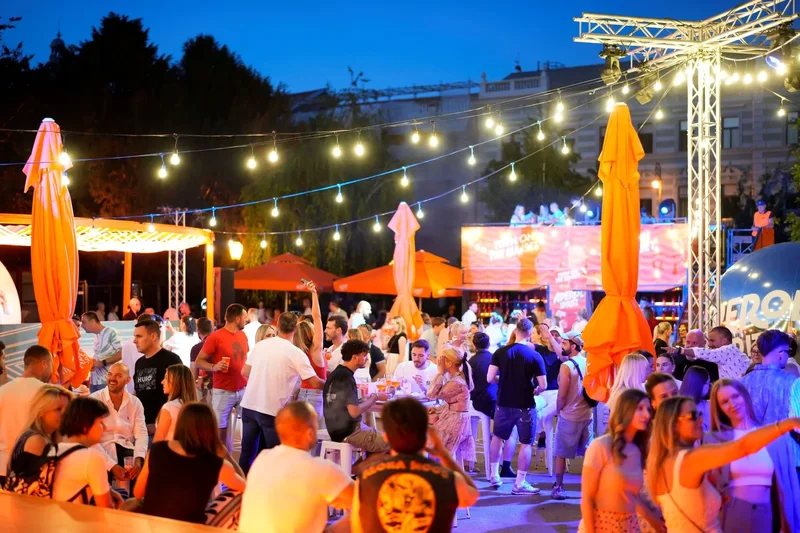 Aperol „Turn on the Sunset“ pop-up događaj