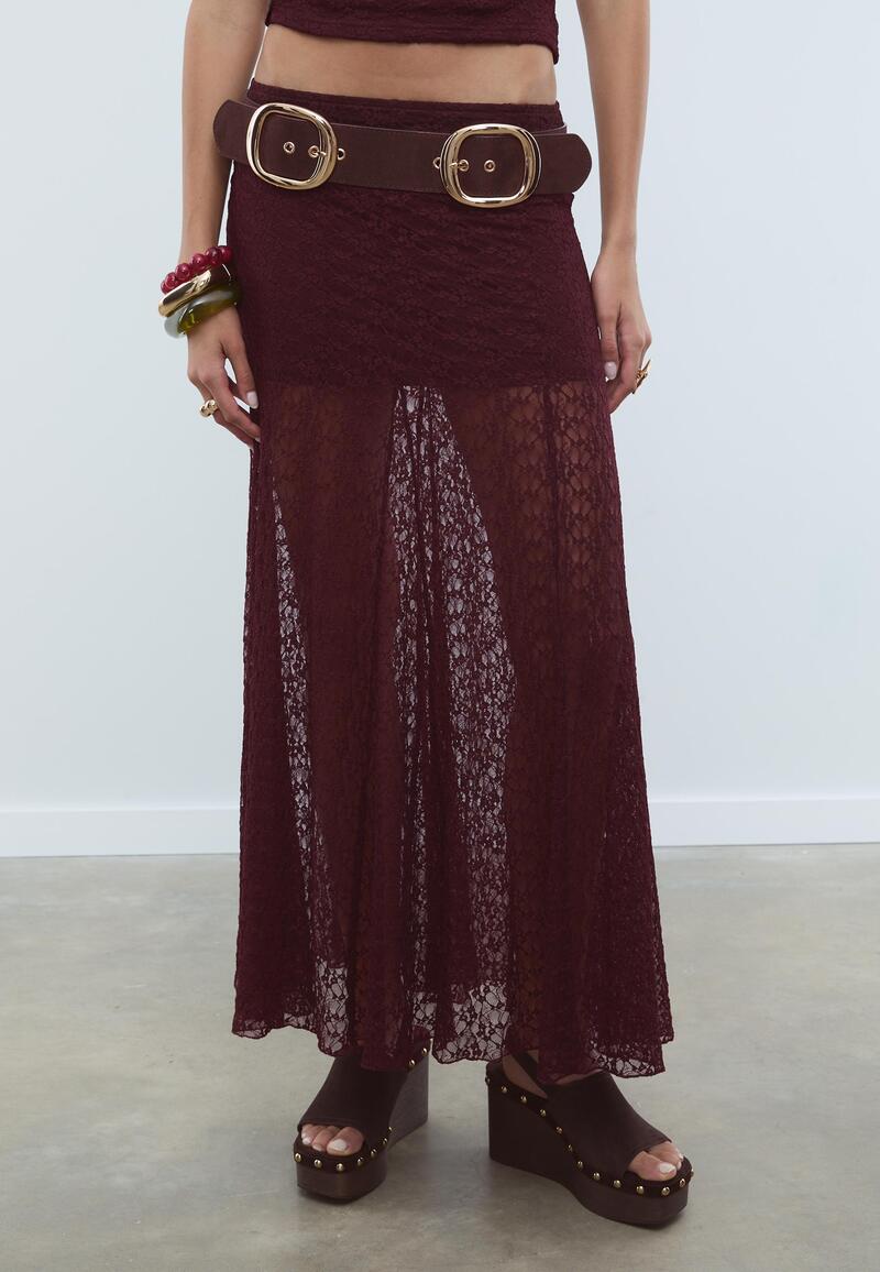 Čipkasta suknja trend za jesen 2025.