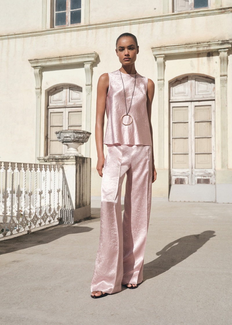 Prekrasni satenski komplet iz Manga 