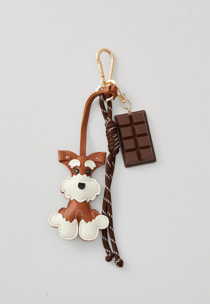 Zaboravite na Labubu: Izdvajamo chic privjeske za torbe