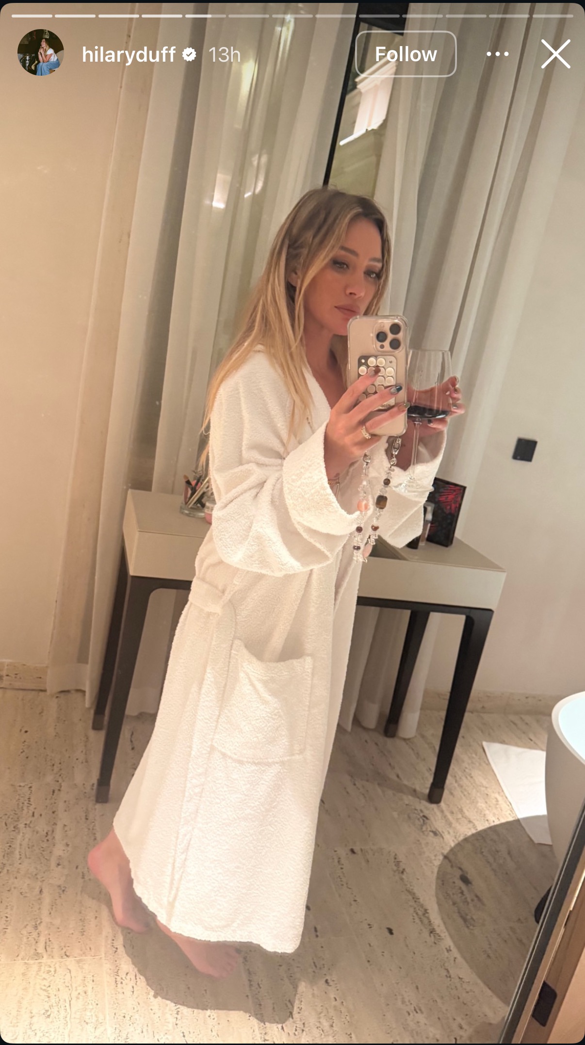 Hilary Duff manikura