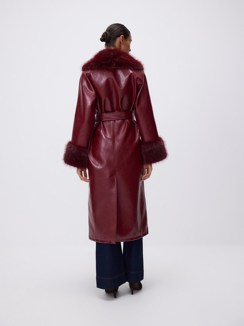 Reserved bordo kaput za jesen