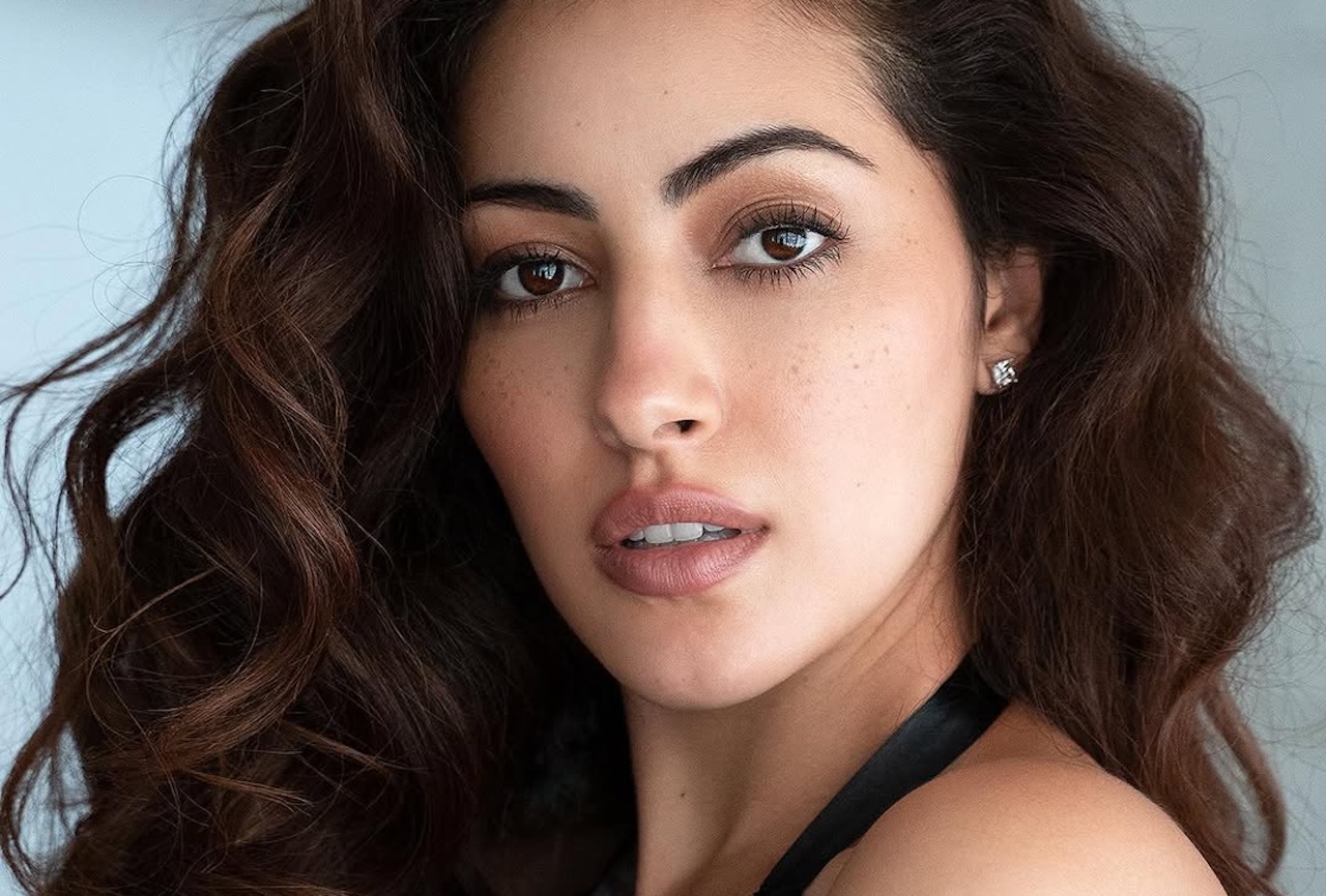 plavi pramenovi smeđa kosa