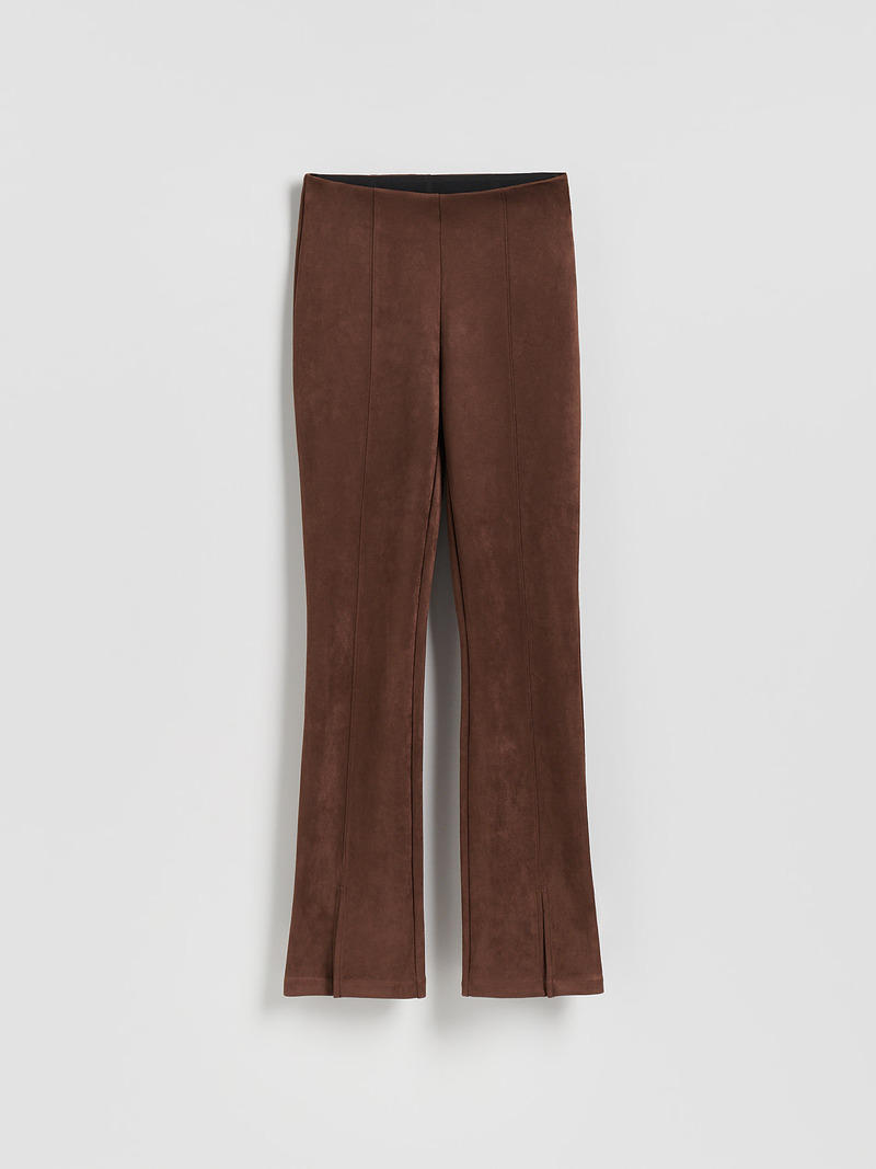 Kožne hlače za jesen 2025.