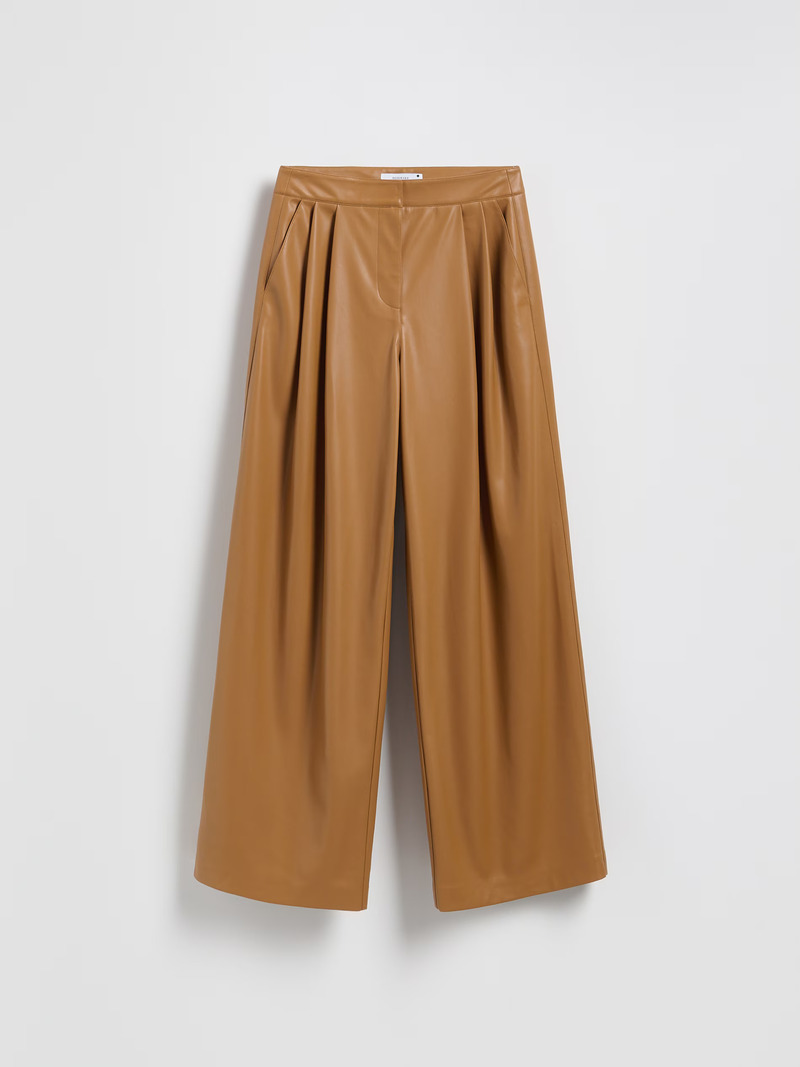 Kožne hlače za jesen 2025.