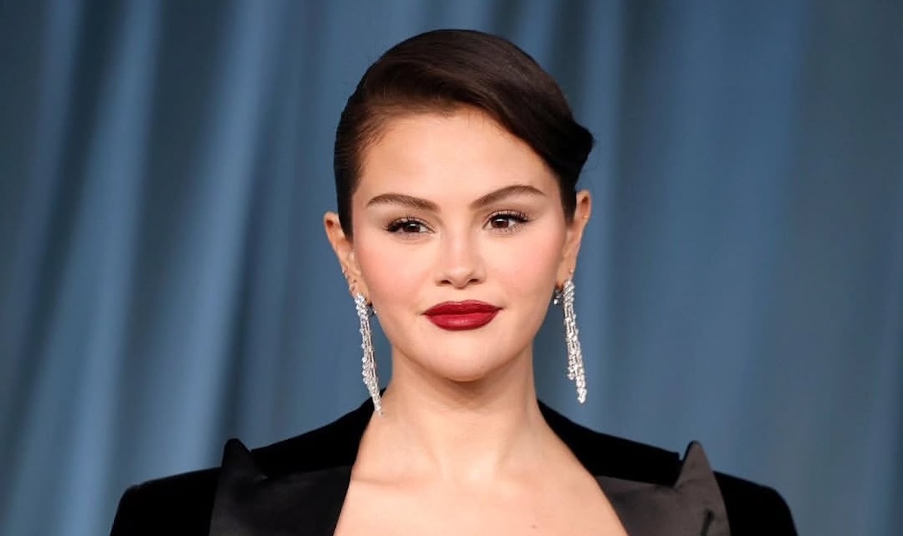 manikure u boji vina