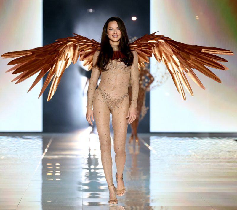 Victoria's Secret modna revija 2025.