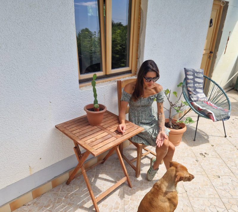 Iva Hanzen o preseljenju iz grada na selo i životu u šumi