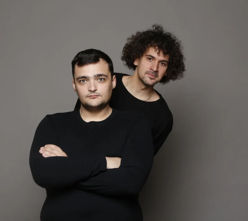 Smijeh, kaos i umjetna inteligencija: nova predstava nasmijava do suza