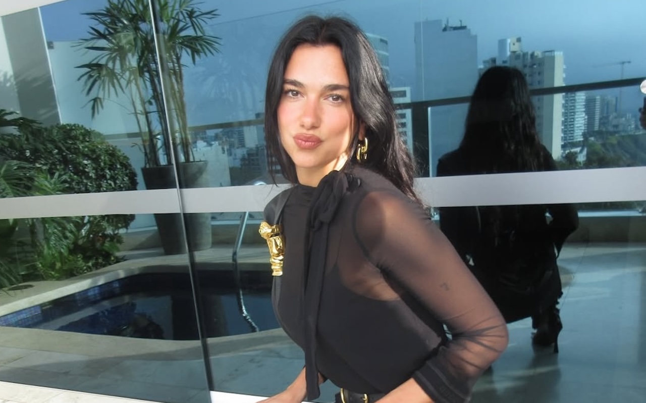 Dua Lipa manikura