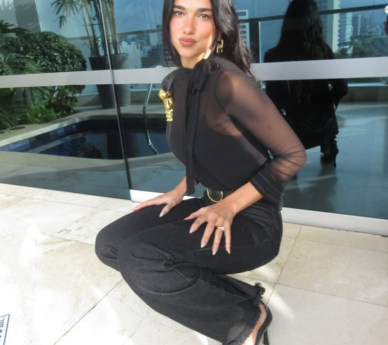 “Zvjezdana” manikura Due Lipe čini nam se kao fantastičan odabir za blagdane