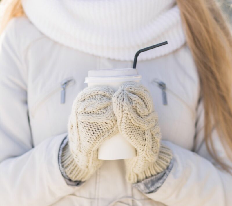 Neprestano su vam hladne ruke i noge? Što ih uzrokuje i kako se zapravo ugrijati