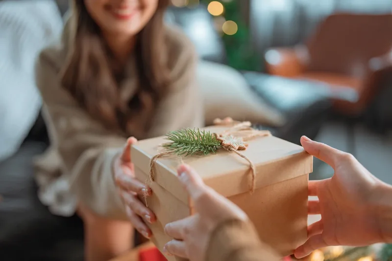 Što pokloniti osobi koja ima sve? Ovo je dar koji se (doslovno) prilagođava svima