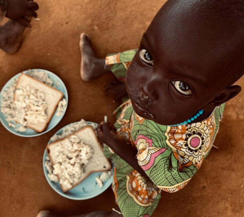 Renomirani hrvatski umjetnici okupili su se na humanitarnoj izložbi za spas dječjih života