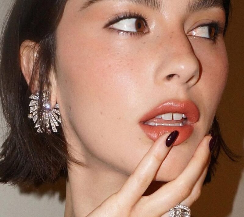 Ne volite tipične blagdanske manikure? Donosimo 13 ideja u stilu “tihog” luksuza