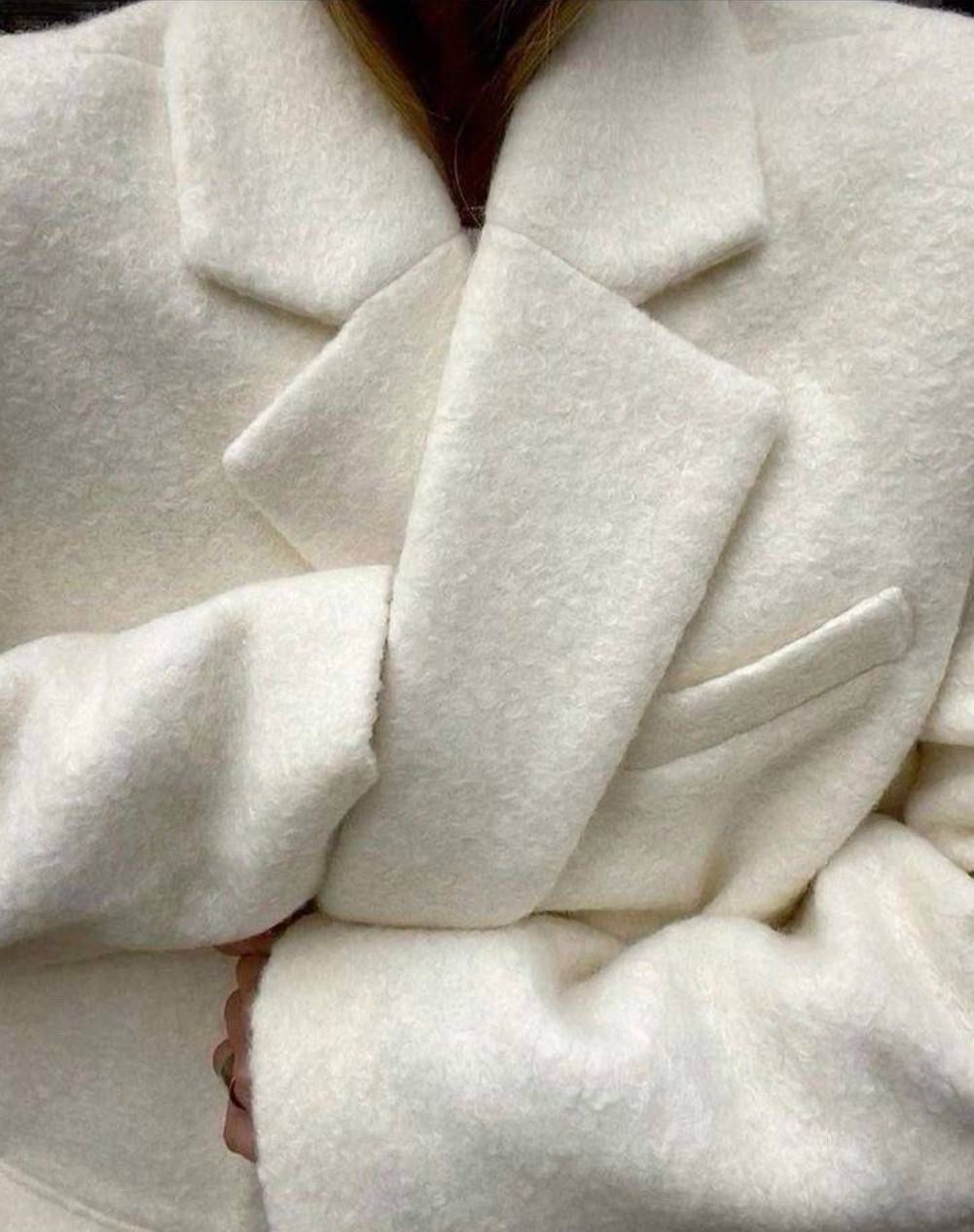 cloud dancer pantone boja godine