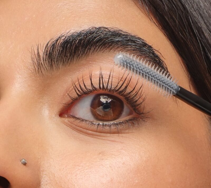 Uz ovaj proizvod oči izgledaju veće i svježije u sekundi – bez ijednog sloja maskare