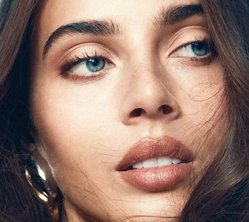 Ova je kameleonska olovka za usne postala viralna jer ne izgleda isto na svima, ali na svima izgleda savršeno