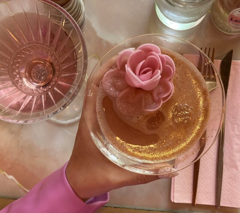 Imamo recept za zimski koktel od jabuke i cimeta koji će oduševiti sve na kućnom dočeku