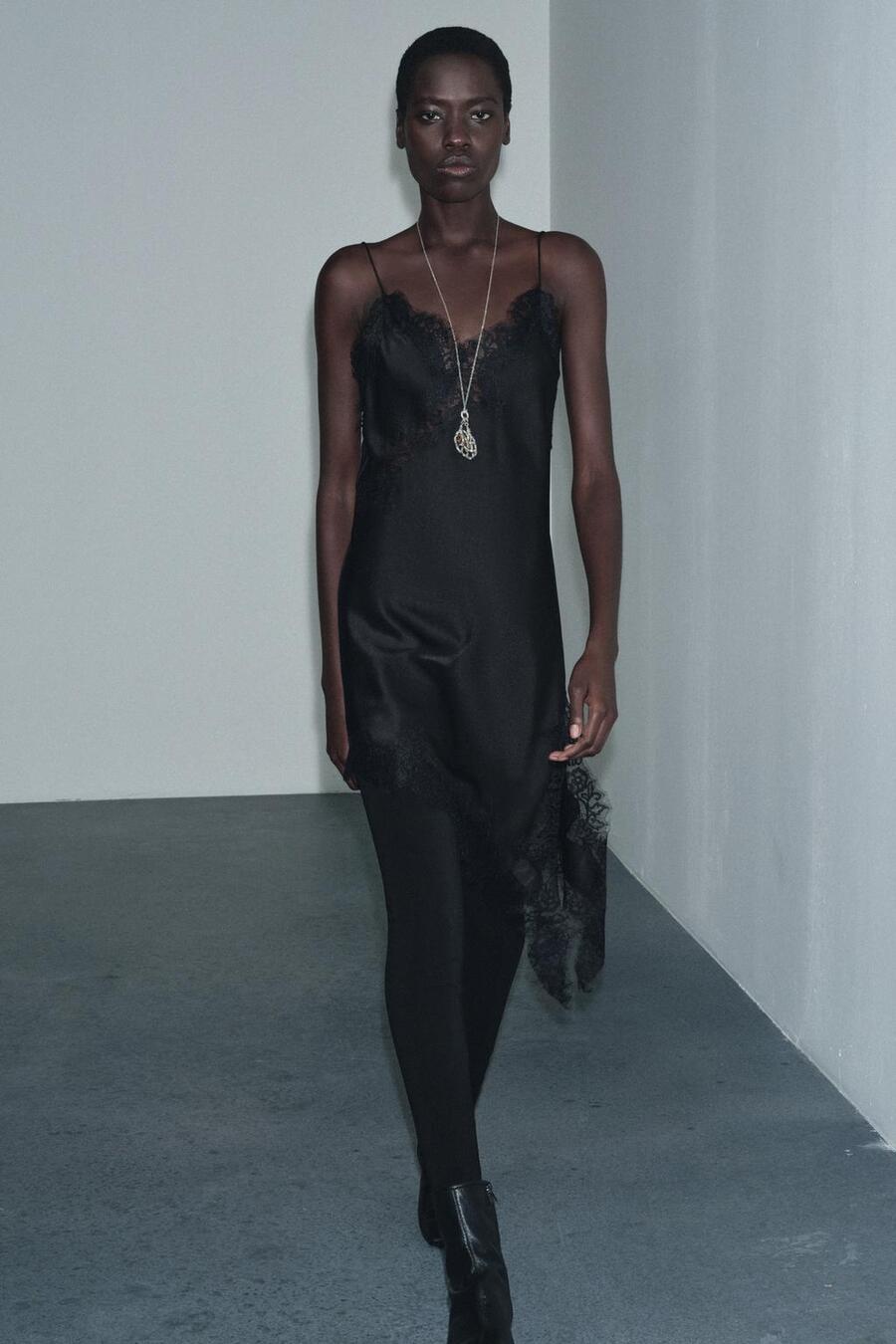 Zara viralna čipkasta haljina