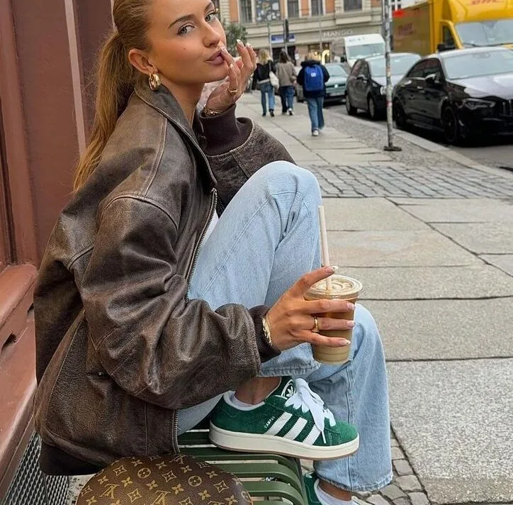 20 chic modela tenisica koje nosimo i u 2026., a sada su na odličnim popustima