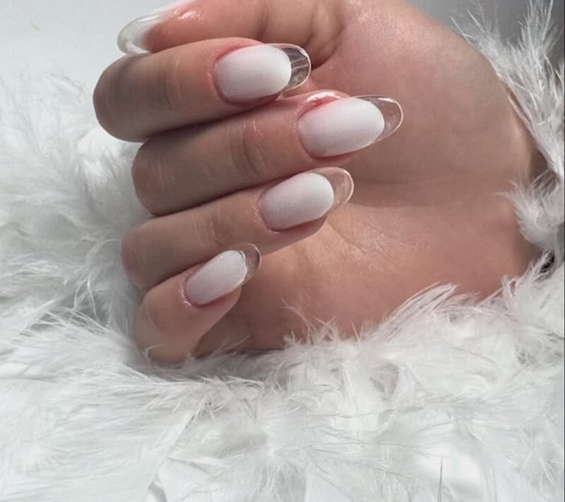 Ovako izgleda francuska manikura u 2026.