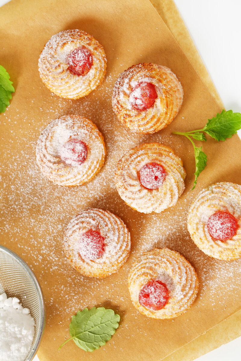 Talijanski keksići od badema i maraschino trešanja za Galentine’s druženje