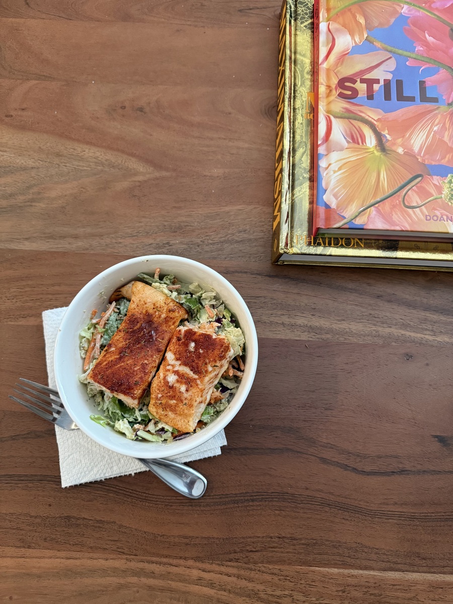 Salata od lososa, leće i špinata