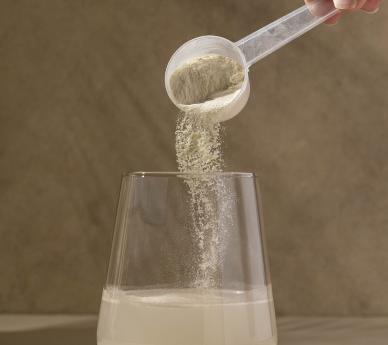 “Stacked water” je nova wellness opsesija. Evo što morate znati o vodi s dodacima