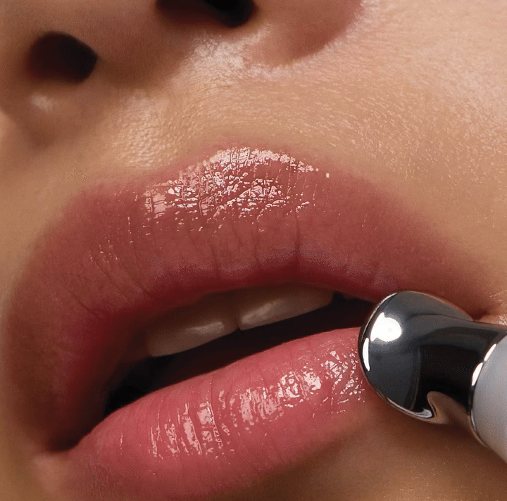 Ovaj viralni lip volumizer daje rezultat za 3 minute – može li zamijeniti filere?