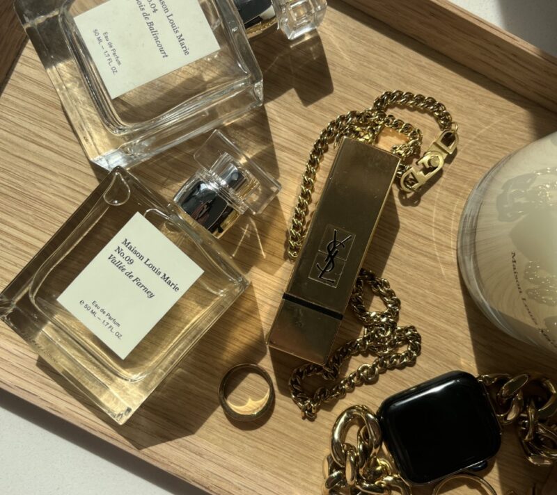 Proljeće 2026. miriše drukčije: ovih 10 parfema svi žele nositi