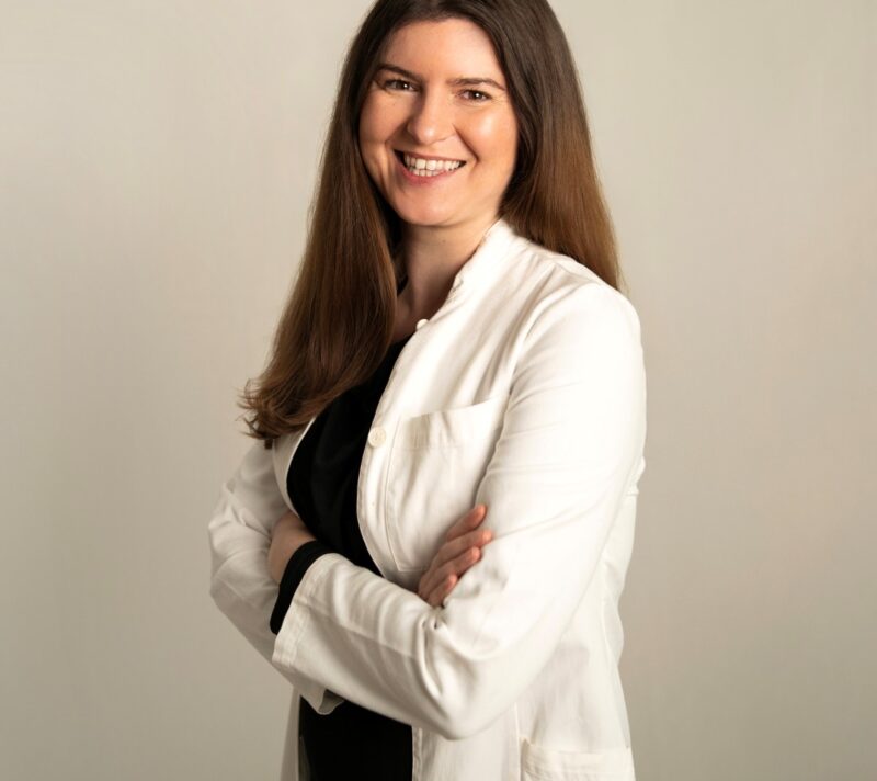 “Ova tri proizvoda preokrenula su moju borbu s ispadanjem kose zbog endometrioze”