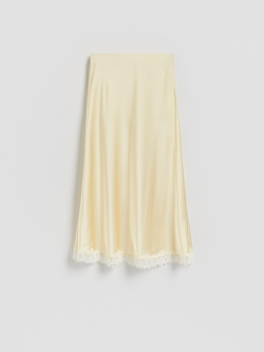 Reserved elegantni čipkasti komplet