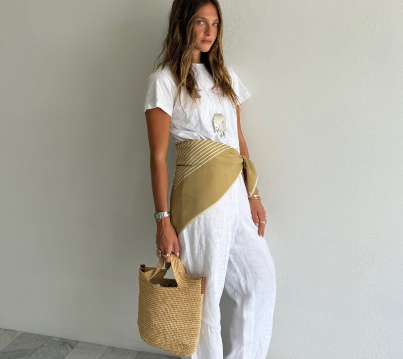 Trend alert: svi nose svilene marame na ovaj cool način