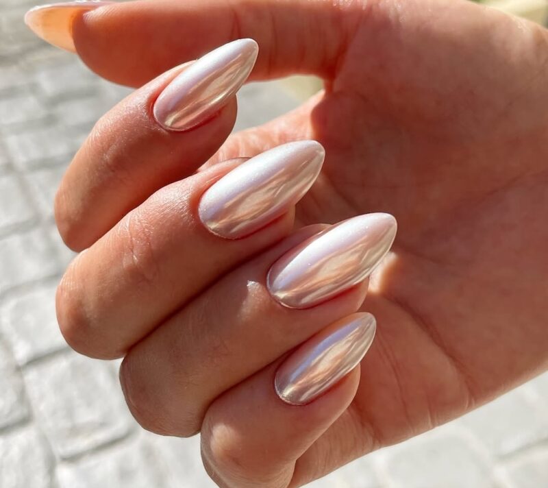 Najelegantnija manikura za proljeće donosi sjaj školjke na noktima