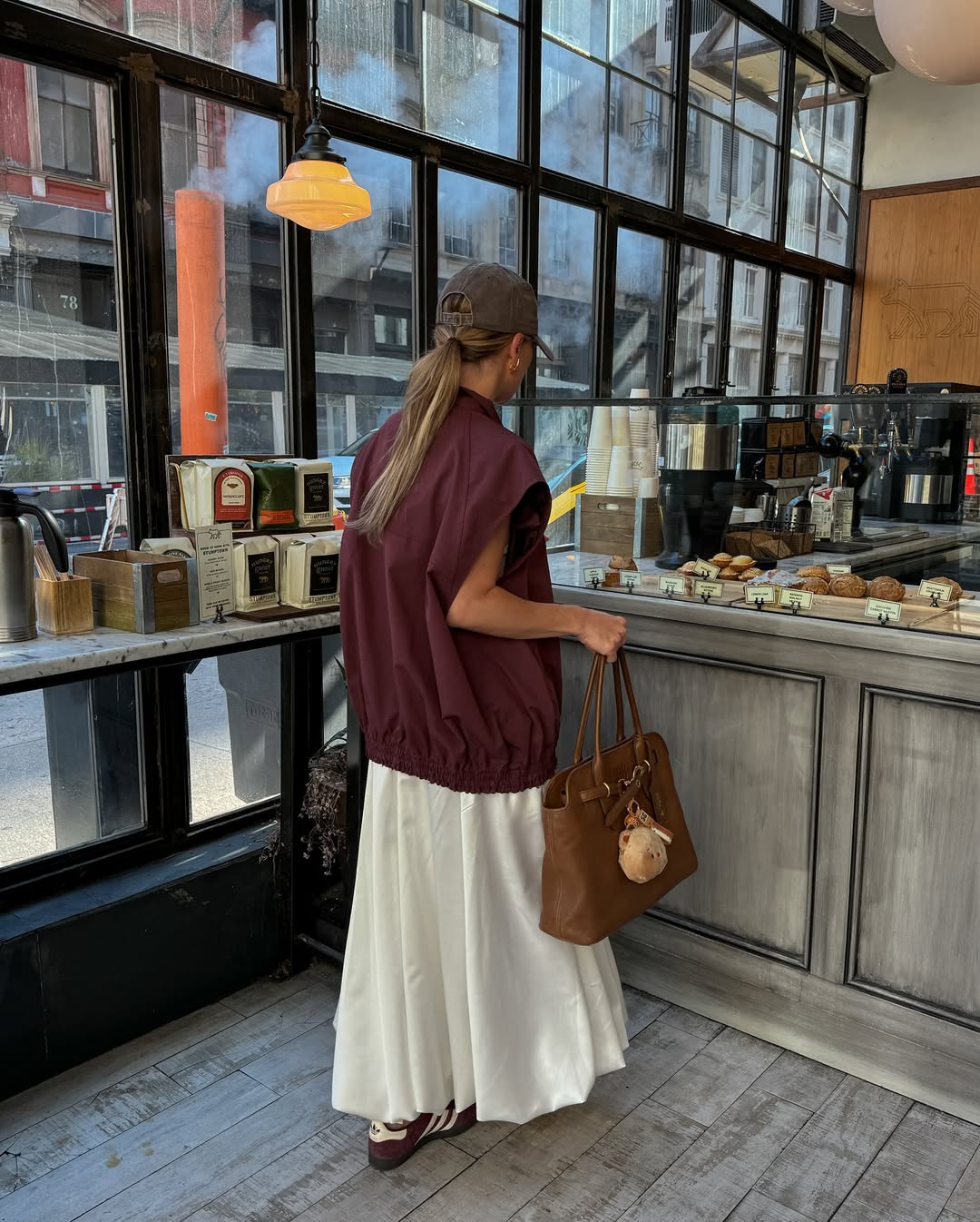 Kako kombinirati tenisice i suknju